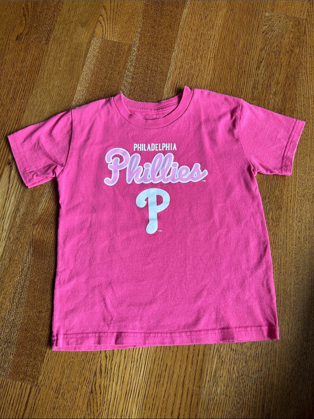 Genuine Merchandise Phillies shirt